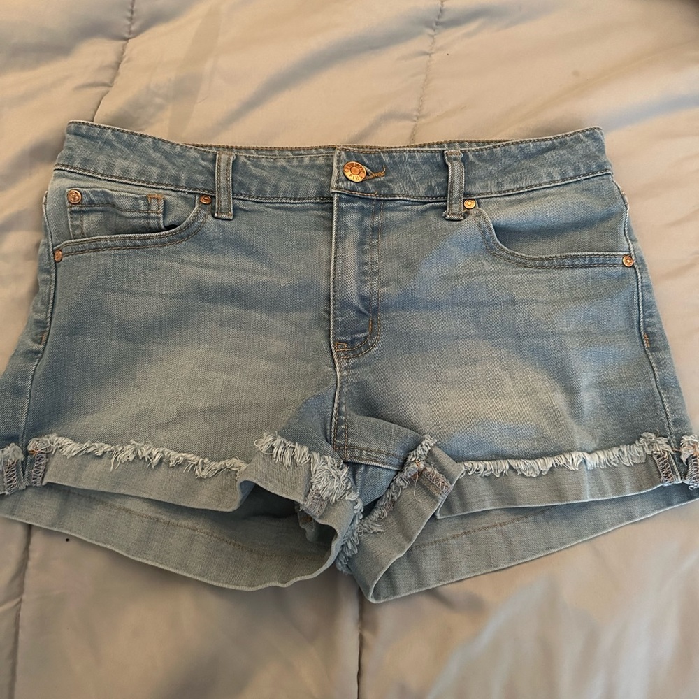 blue shorts